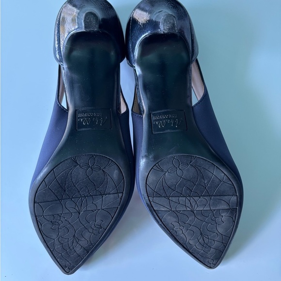 Abella Black Pointed Toe Heels - Picture 4 of 9